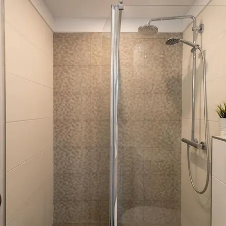 アパート Buena Vista Torres Yomely アロナ